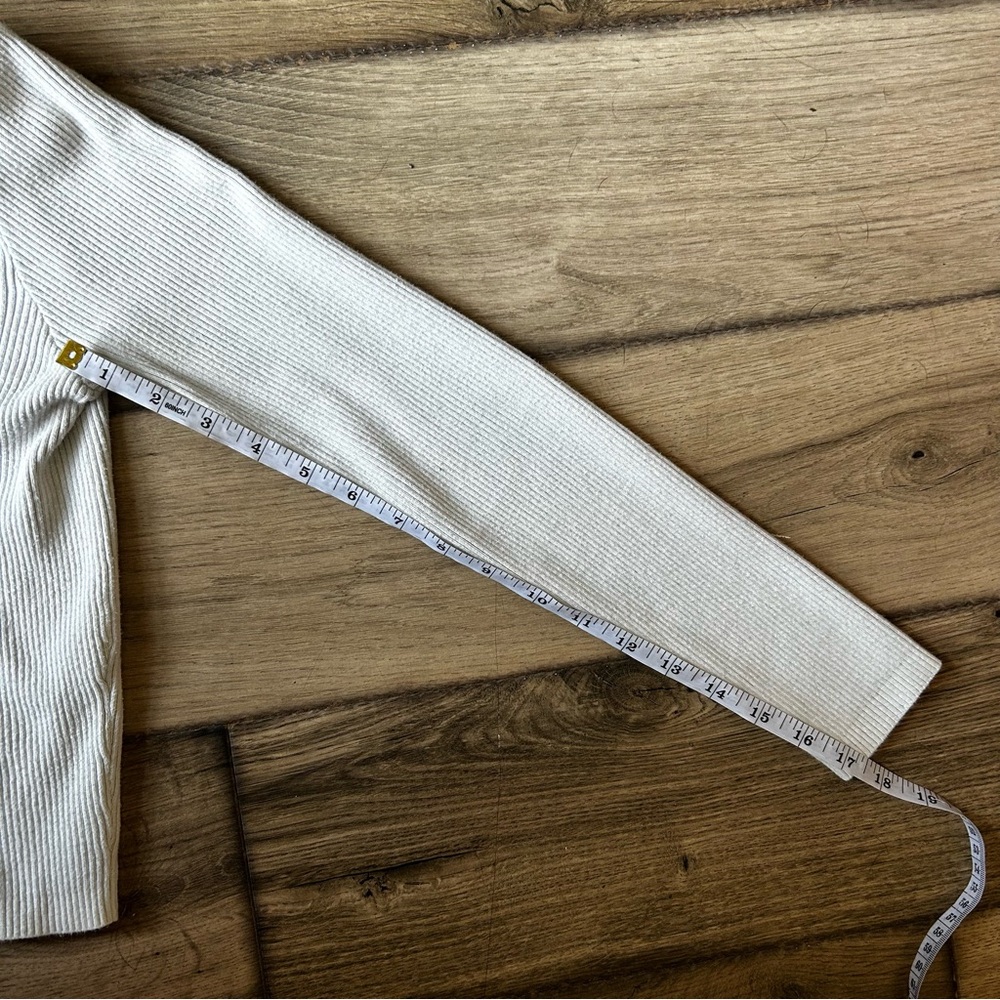 Brandy Melville dual zip arden sweater - Picture 7 of 7